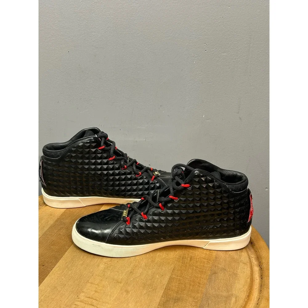 Nike LeBron 12 Lifestyle Mens 10.5 Black Challenge‎ Red 716417-001 Pyramid Stud